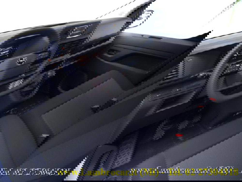 Opel Vivaro Furgone nuova a Milano (2)