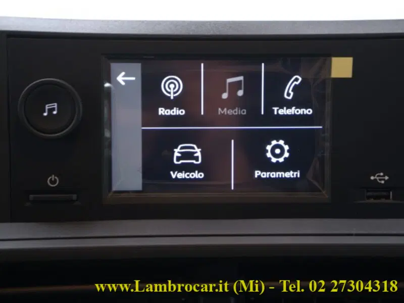Opel Vivaro Furgone nuova a Milano (8)