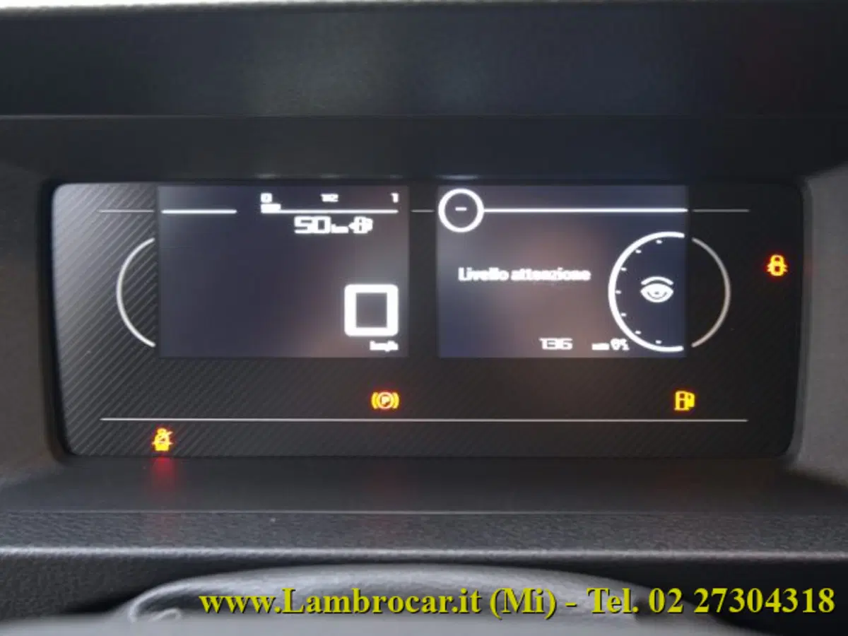 Opel Vivaro Furgone nuova a Milano (9)