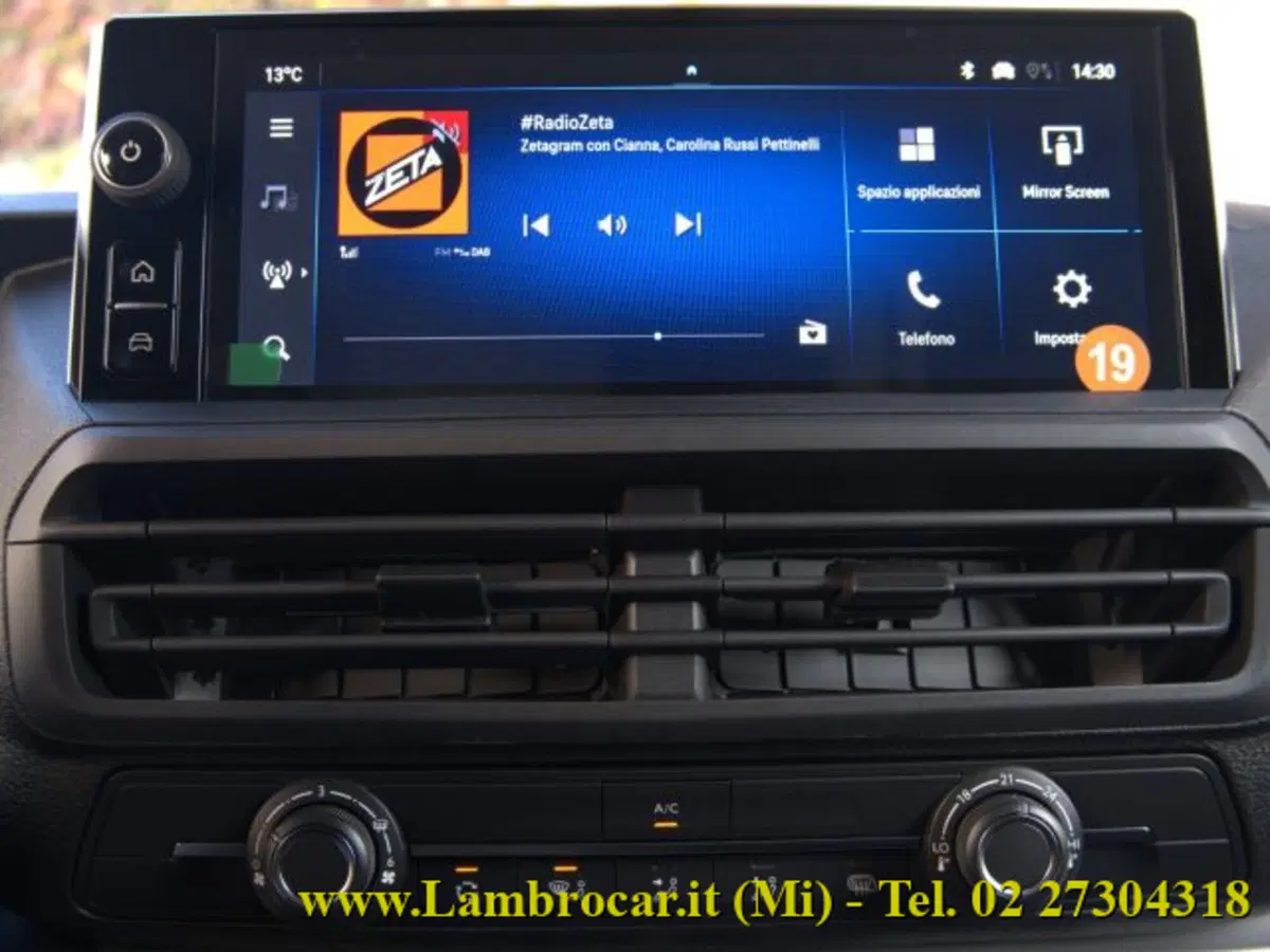 Opel Vivaro Furgone nuova a Milano (8)