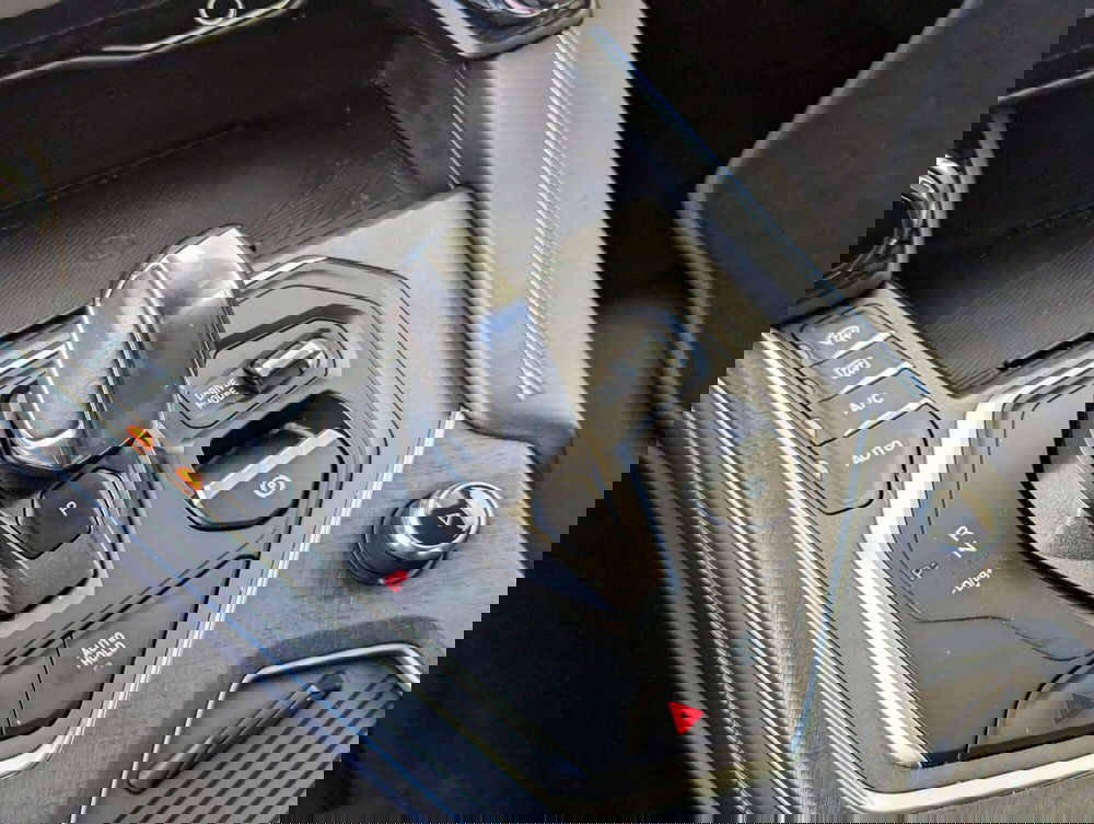 Lynk & Co 01 usata a Pescara (9)