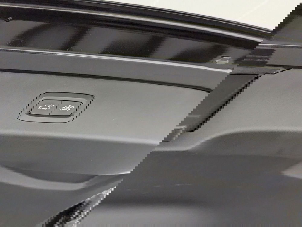 Lynk & Co 01 usata a Pescara (15)