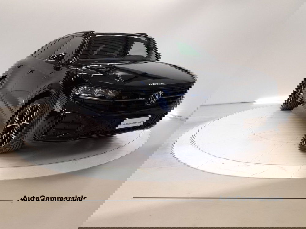 Volkswagen Touareg nuova a Bologna