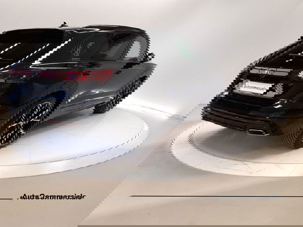 Volkswagen Touareg nuova a Bologna (6)