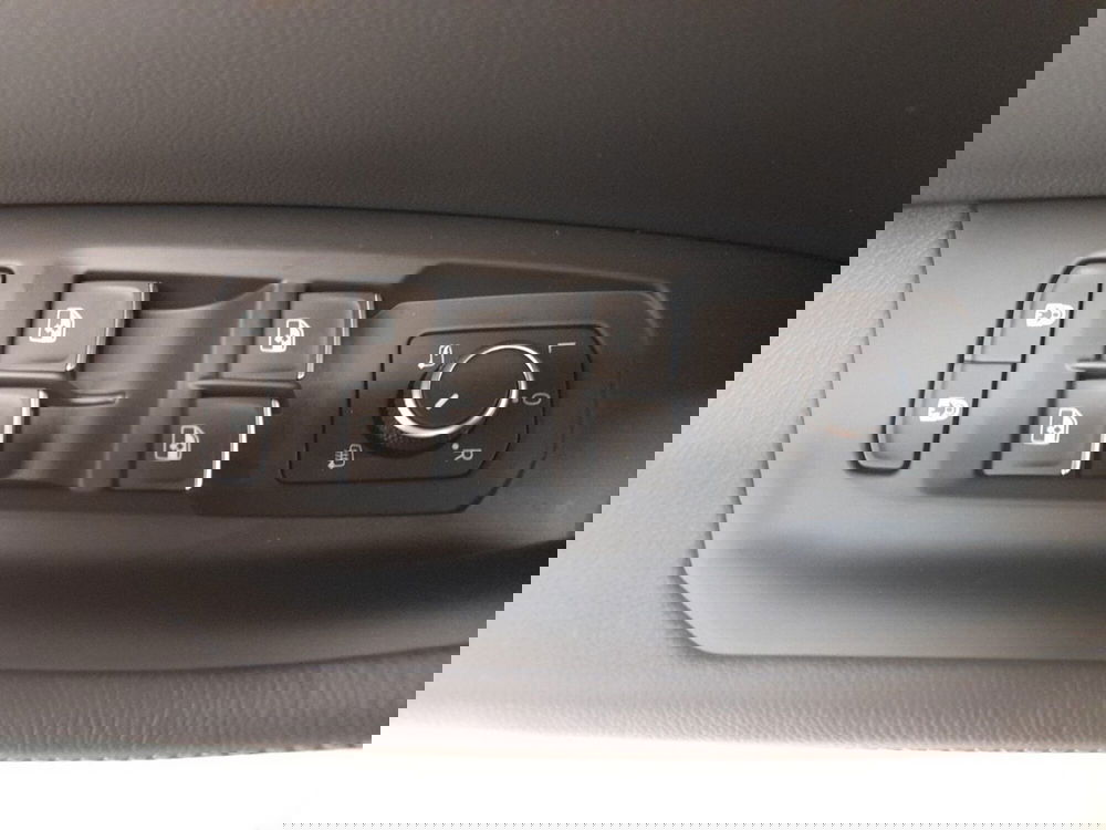 Volkswagen Touareg nuova a Bologna (9)