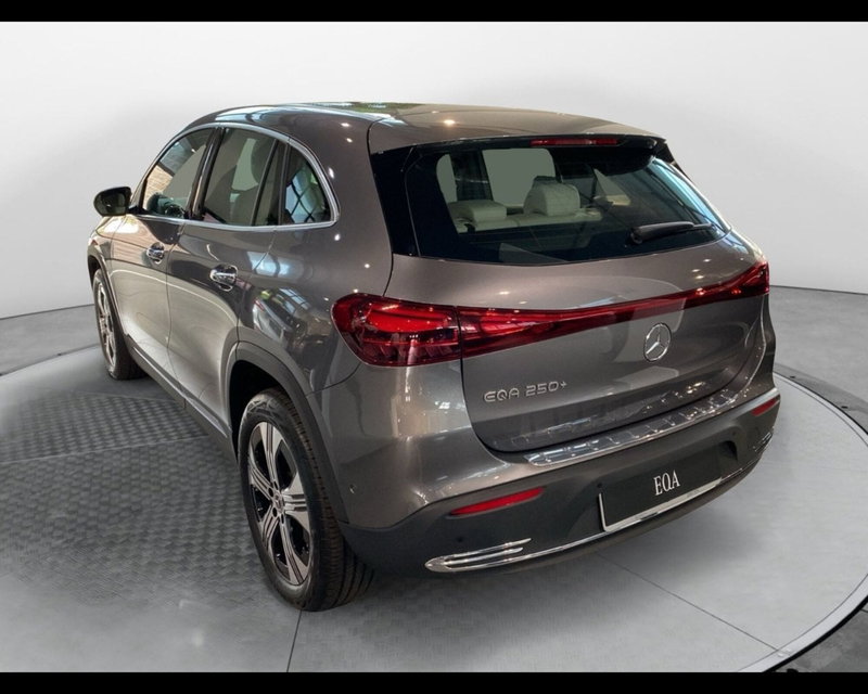 Mercedes-Benz EQA usata a Firenze (6)