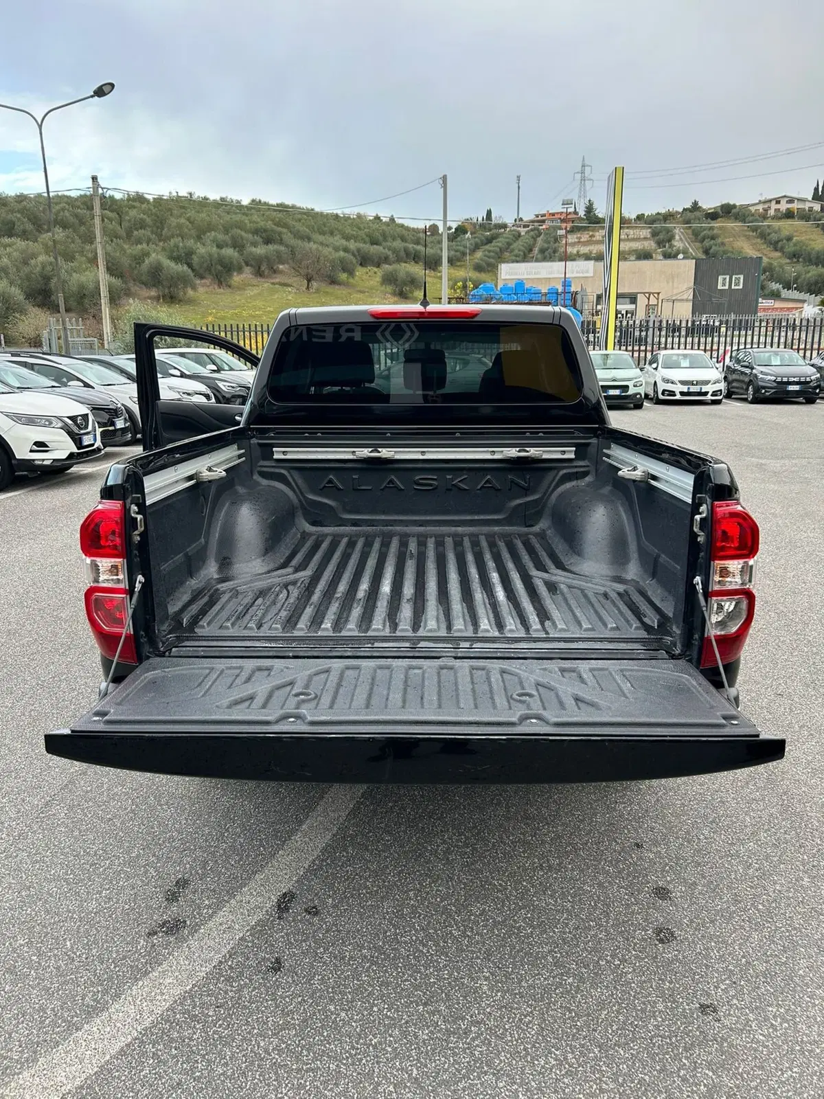 Renault Alaskan usata a Roma (8)