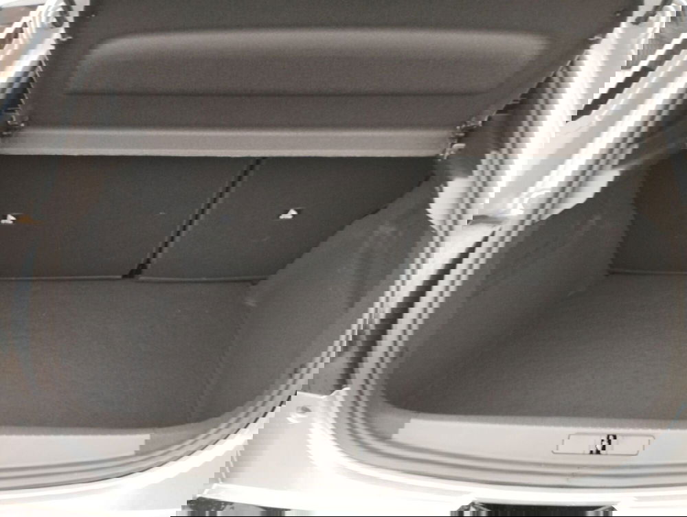 Lancia Ypsilon nuova a Frosinone (16)