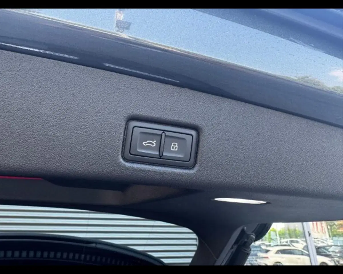 Audi Q5 Sportback nuova a Treviso (12)