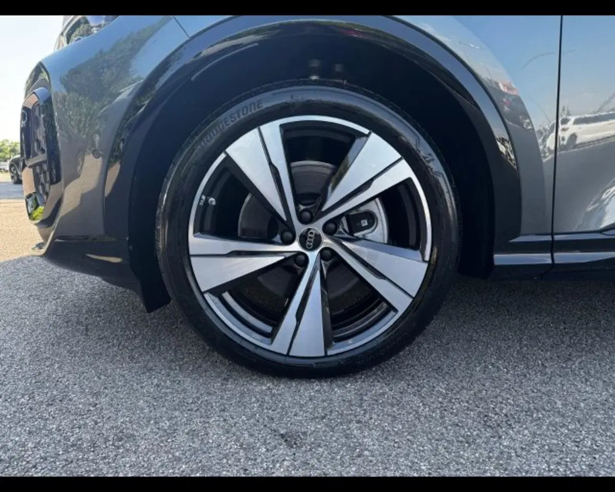 Audi Q5 Sportback nuova a Treviso (14)
