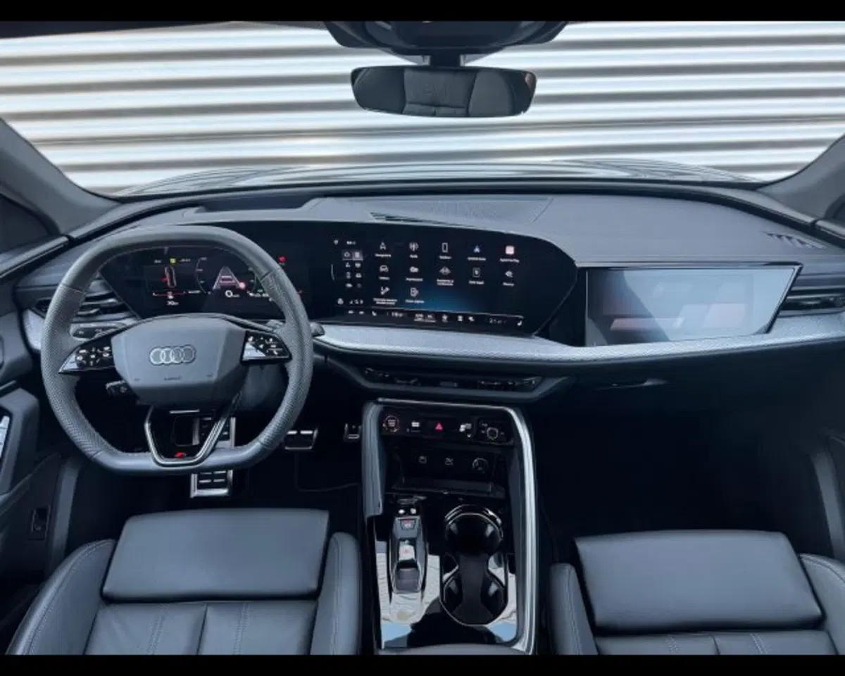 Audi Q5 Sportback nuova a Treviso (4)