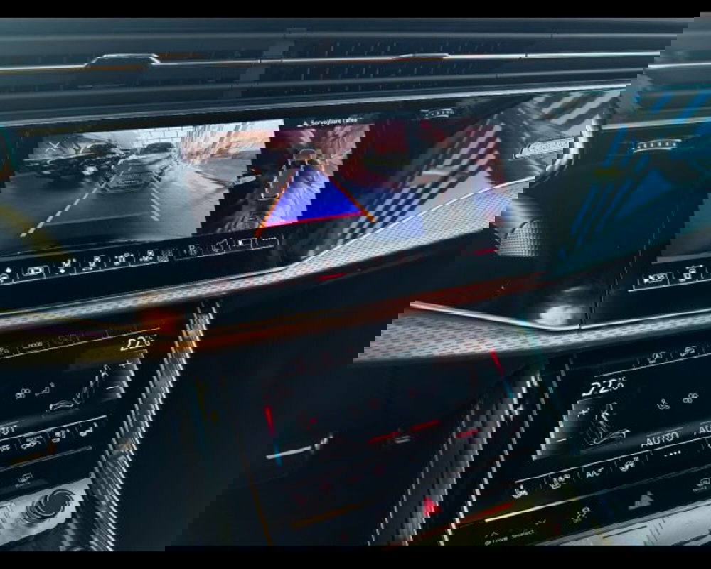 Audi SQ7 nuova a Treviso (5)