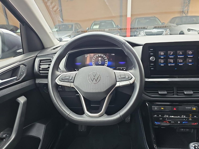 Volkswagen T-Cross usata a Lecco (12)