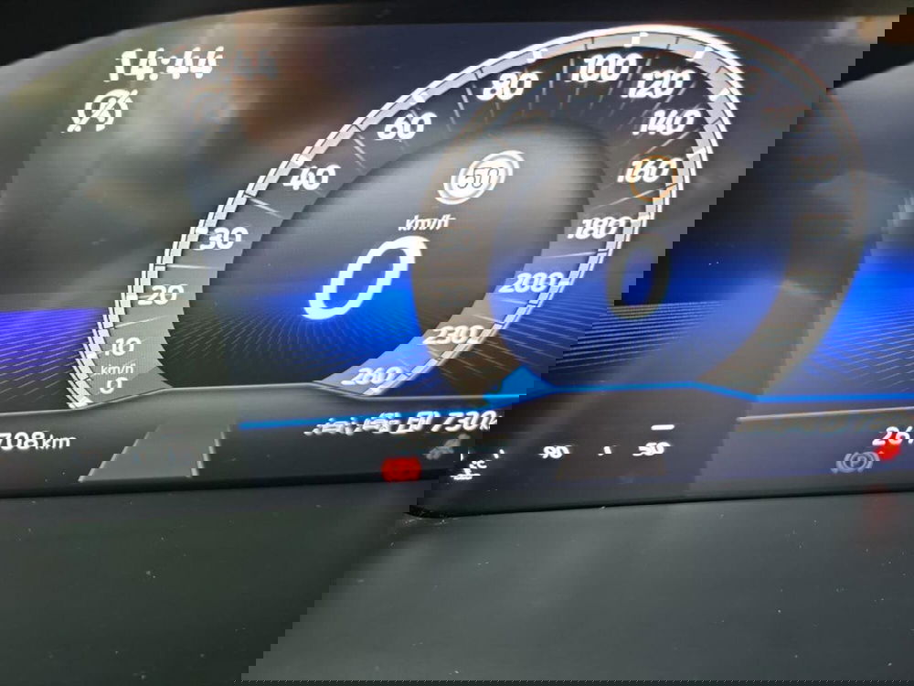 Volkswagen T-Cross usata a Lecco (13)