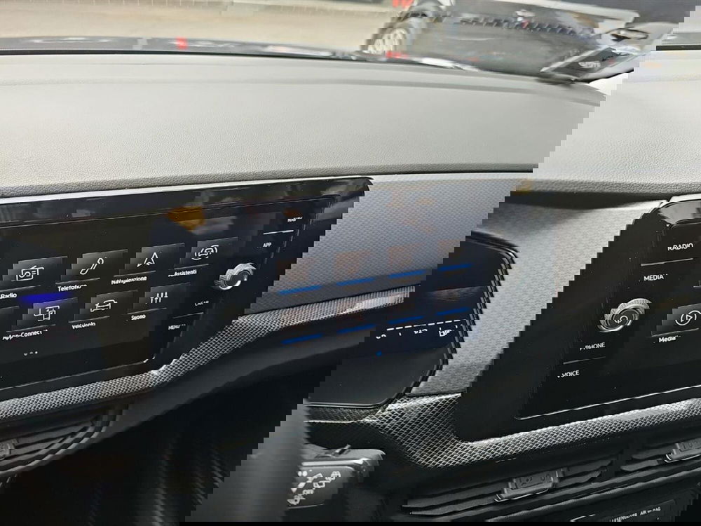 Volkswagen T-Cross usata a Lecco (15)