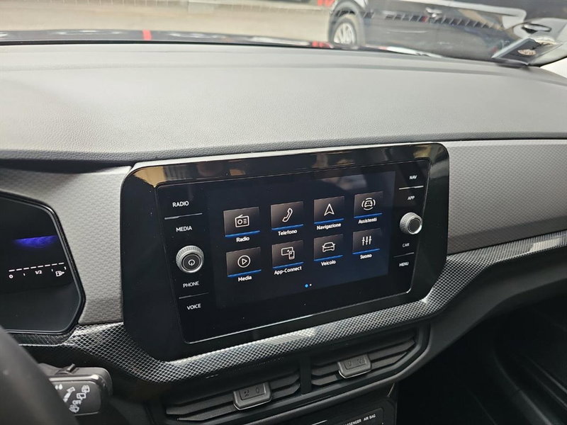 Volkswagen T-Cross usata a Lecco (15)