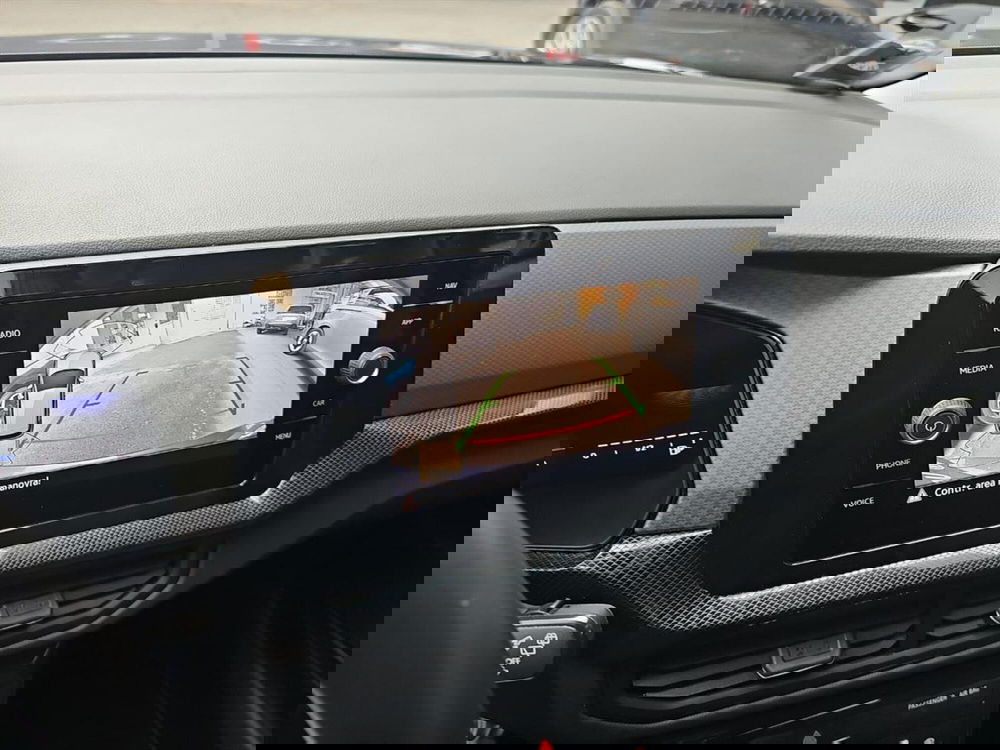 Volkswagen T-Cross usata a Lecco (16)