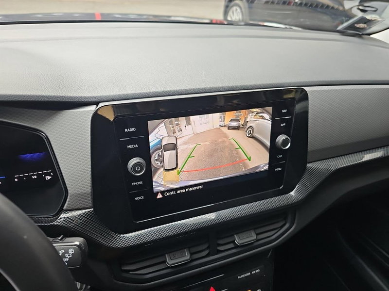 Volkswagen T-Cross usata a Lecco (16)