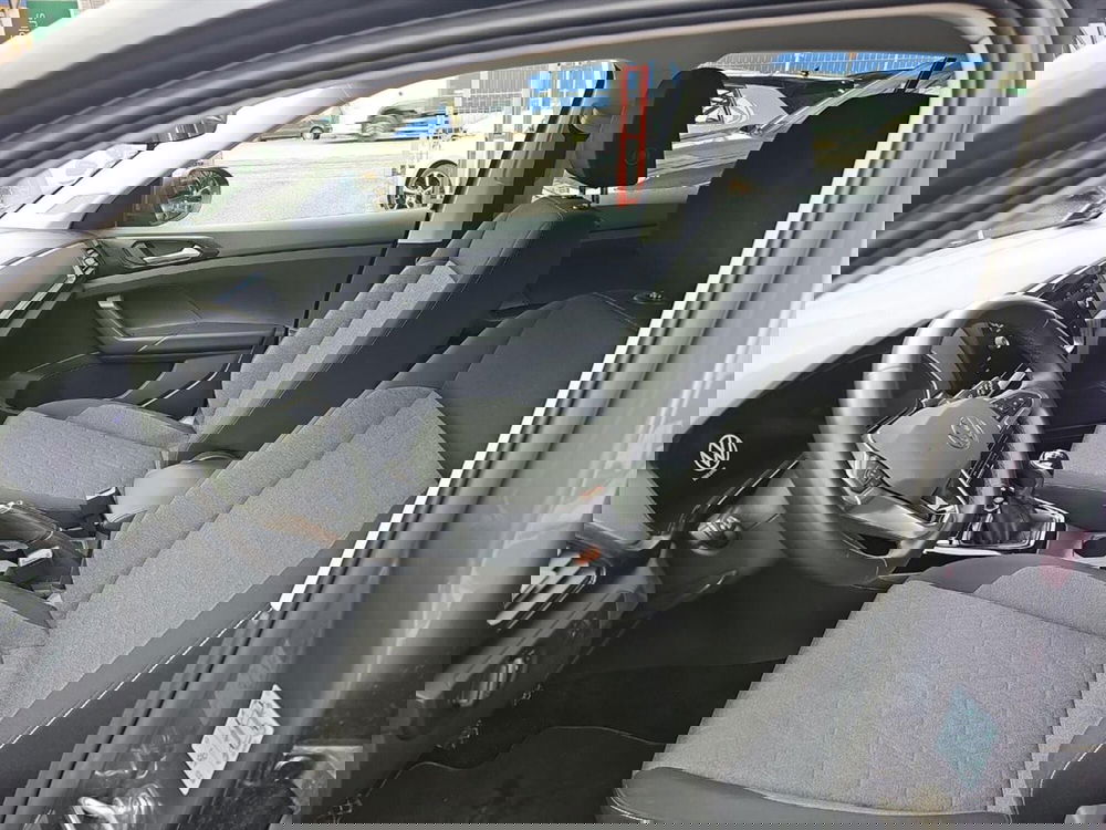 Volkswagen T-Cross usata a Lecco (9)