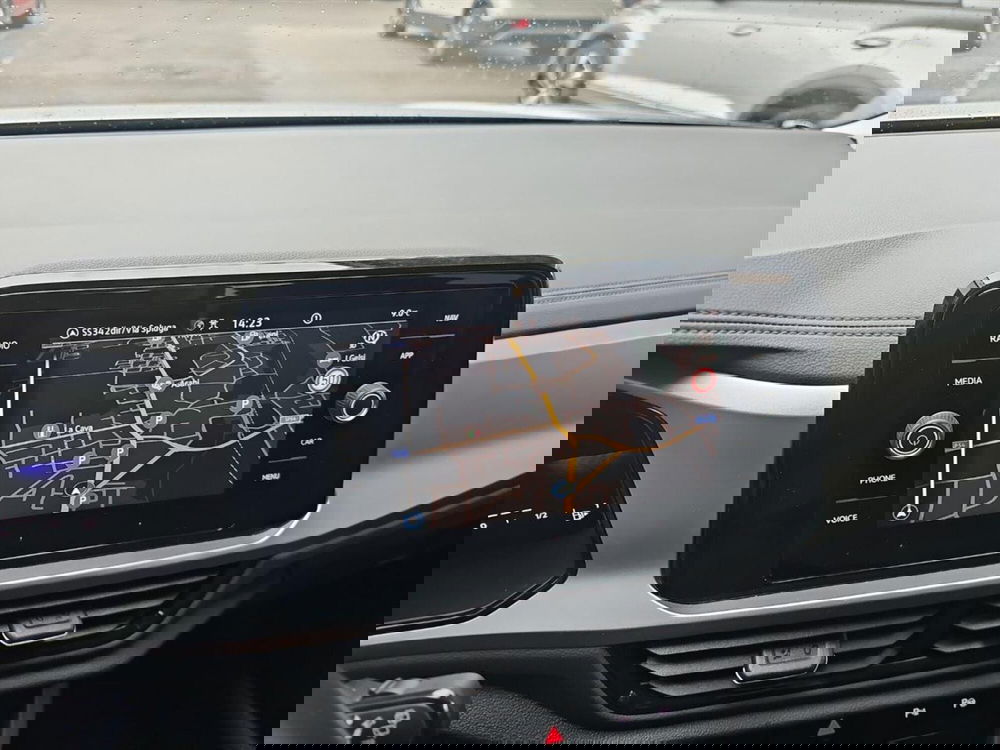 Volkswagen T-Roc usata a Lecco (13)