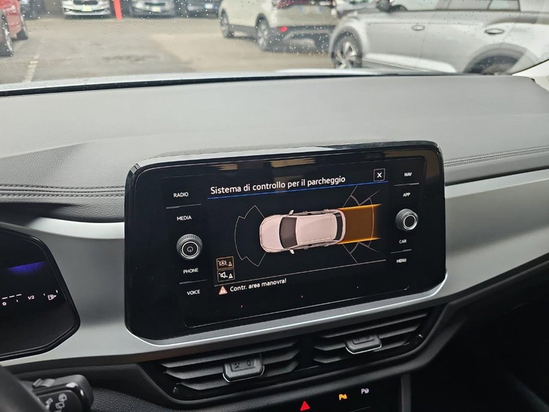 Volkswagen T-Roc usata a Lecco (14)