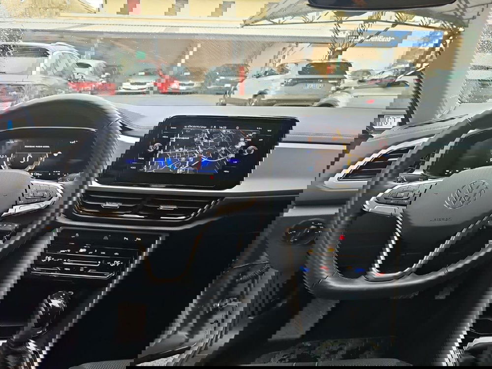 Volkswagen T-Roc usata a Lecco (9)