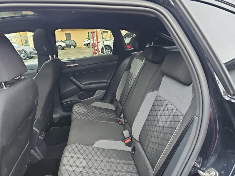 Volkswagen Taigo usata a Lecco (10)