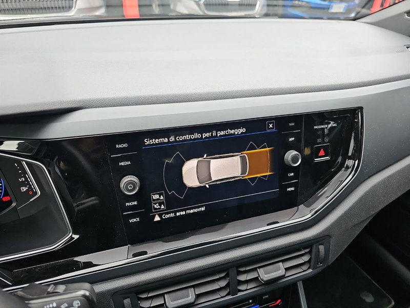 Volkswagen Taigo usata a Lecco (14)