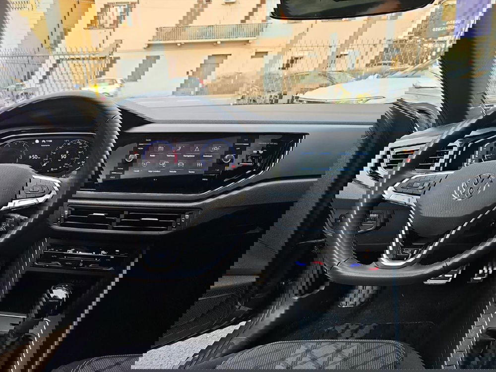 Volkswagen Taigo usata a Lecco (9)