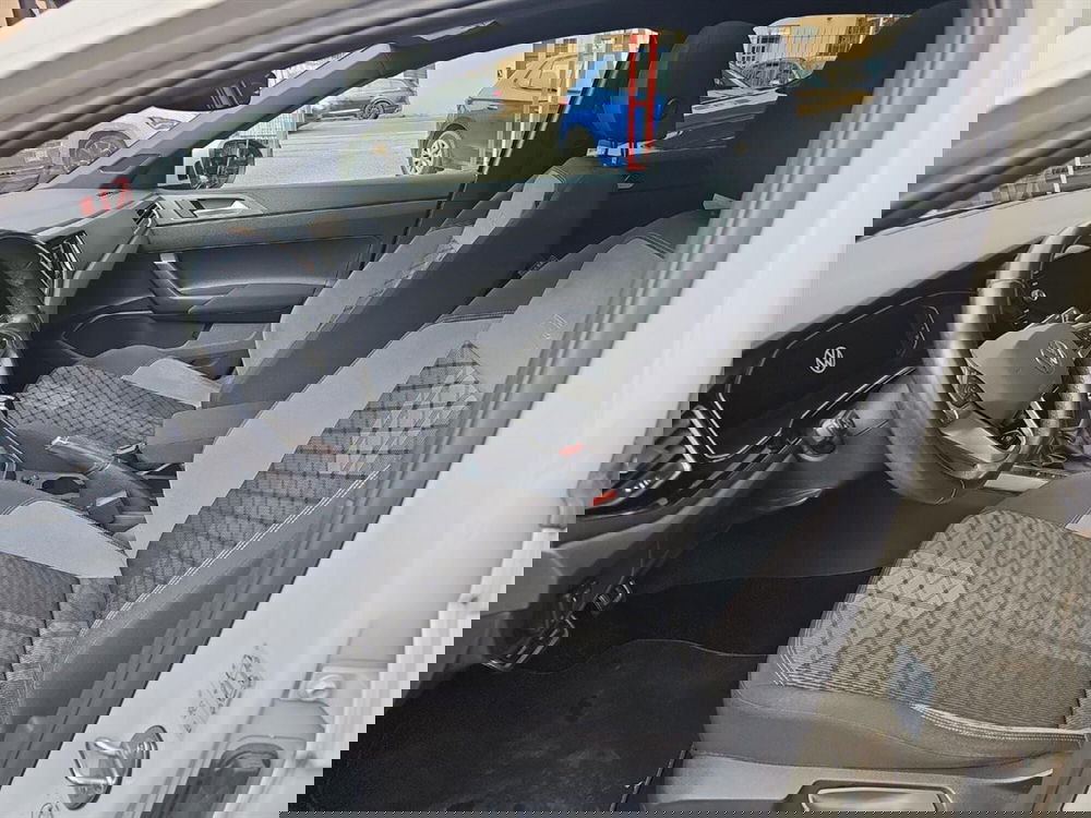 Volkswagen Taigo usata a Lecco (11)