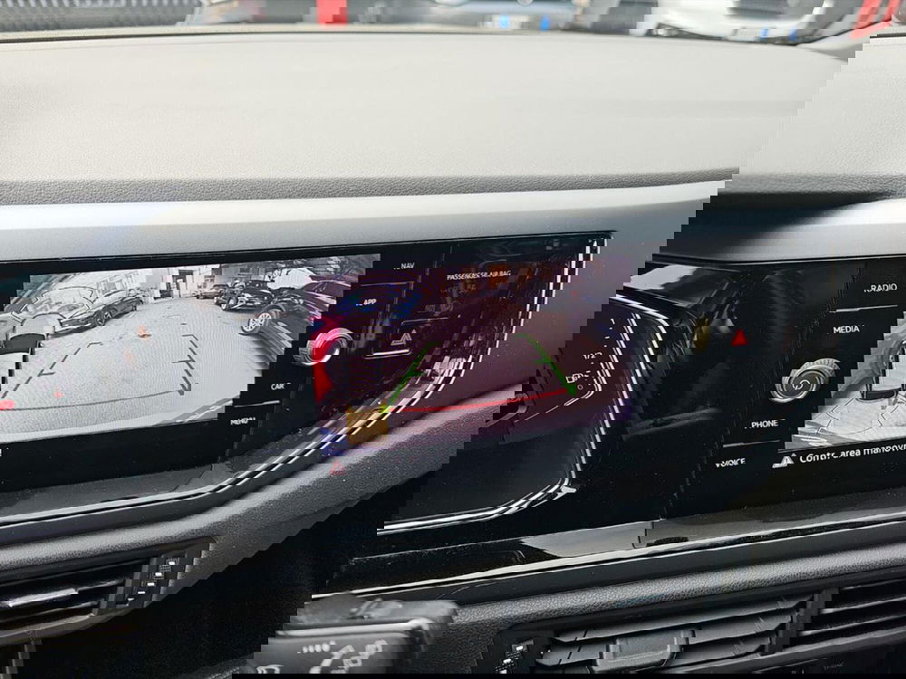 Volkswagen Taigo usata a Lecco (13)