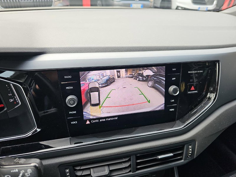 Volkswagen Taigo usata a Lecco (13)