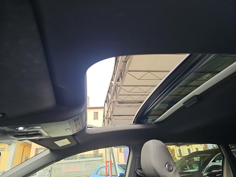 Volkswagen Taigo usata a Lecco (16)