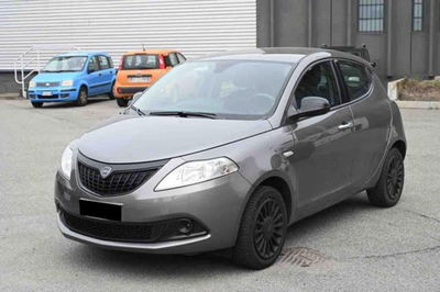 Lancia Ypsilon 1.0 FireFly 5 porte S&amp;S Hybrid Ecochic Silver del 2023 usata a Pianezza