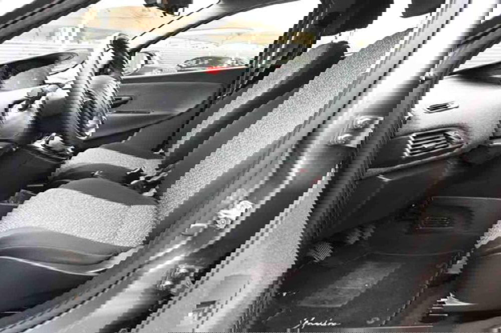 Lancia Ypsilon usata a Torino (10)
