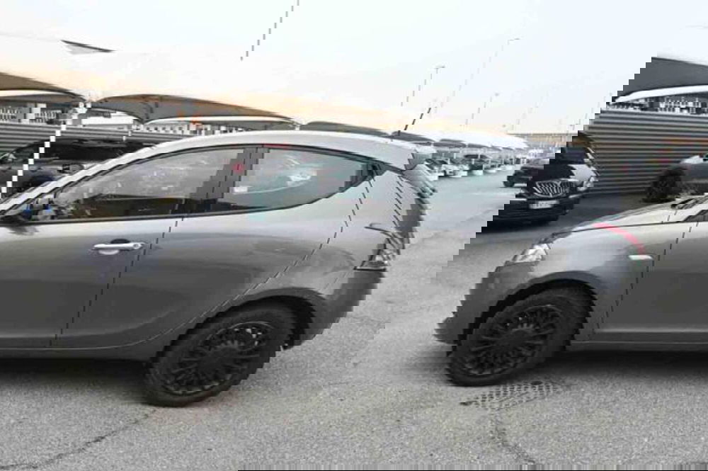 Lancia Ypsilon usata a Torino (8)