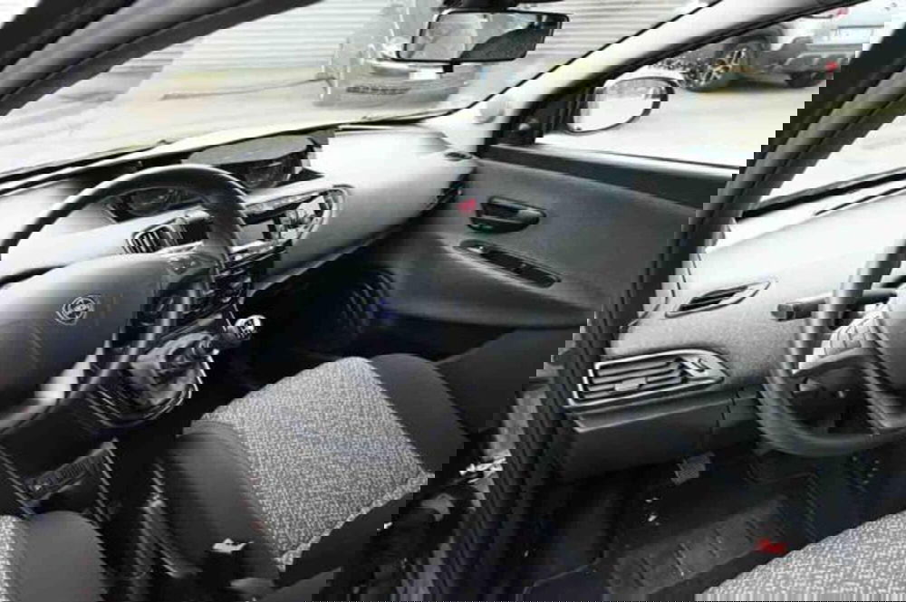 Lancia Ypsilon usata a Torino (9)