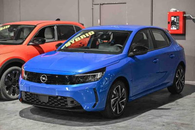 Opel Corsa 1.2 hybrid 100cv dct6 nuova a Pianezza