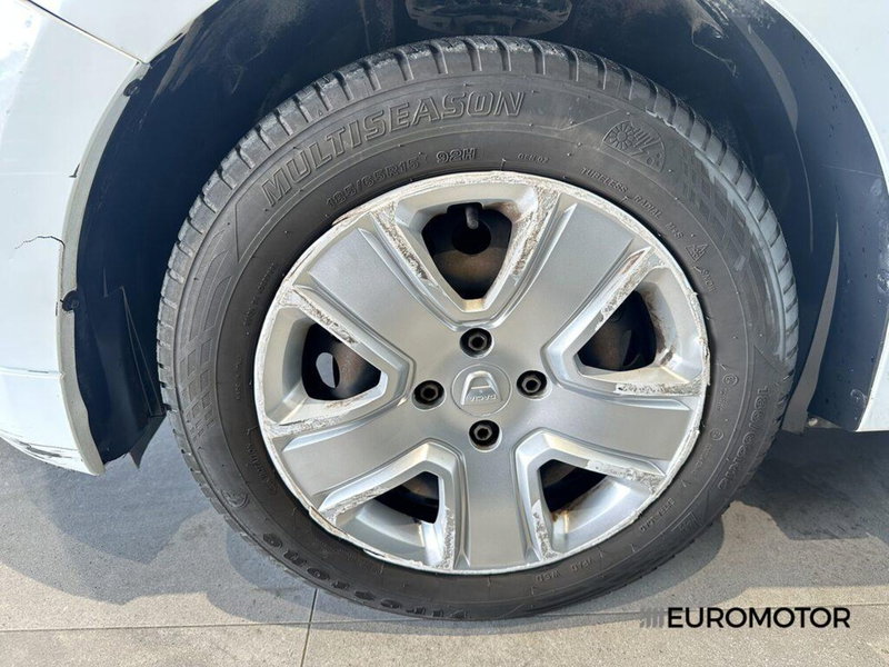 Dacia Sandero usata a Bari (12)