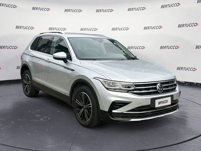 Volkswagen Tiguan 2.0 TDI 150 CV SCR DSG 4MOTION Elegance del 2021 usata a Verona