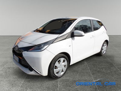 Toyota Aygo 1.0 VVT-i 69 CV 5 porte x-cool del 2017 usata a La Spezia