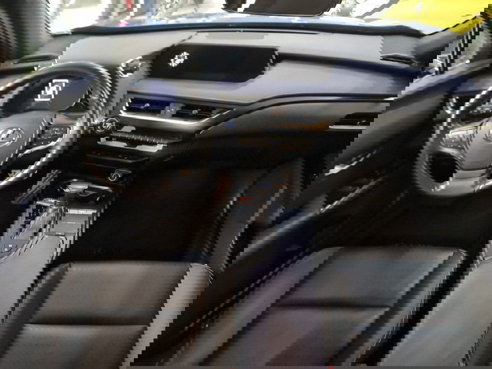 Lexus UX usata a Bologna (10)