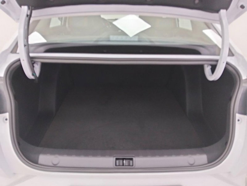 Dongfeng Shine GS  nuova a Como (18)