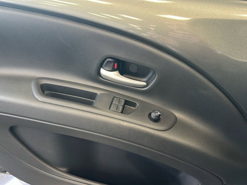 Toyota Aygo X usata a Napoli (17)