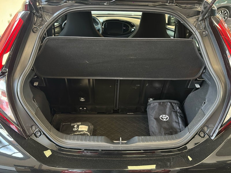 Toyota Aygo X usata a Napoli (18)