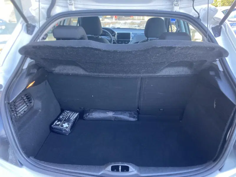 Peugeot 208 usata a Bari (10)
