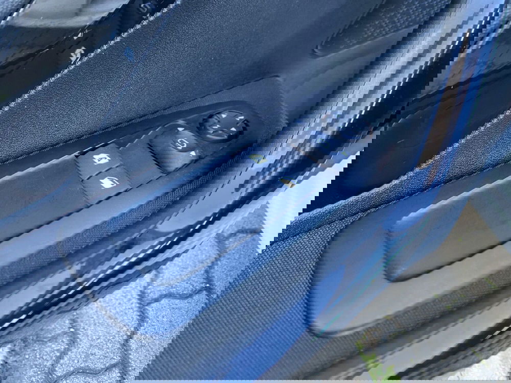 Peugeot 208 usata a Bari (13)