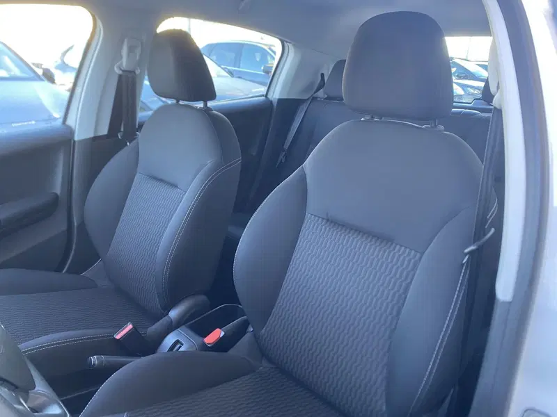 Peugeot 208 usata a Bari (15)