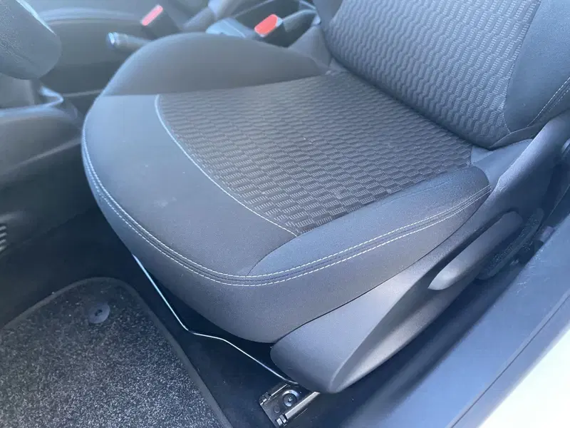 Peugeot 208 usata a Bari (16)