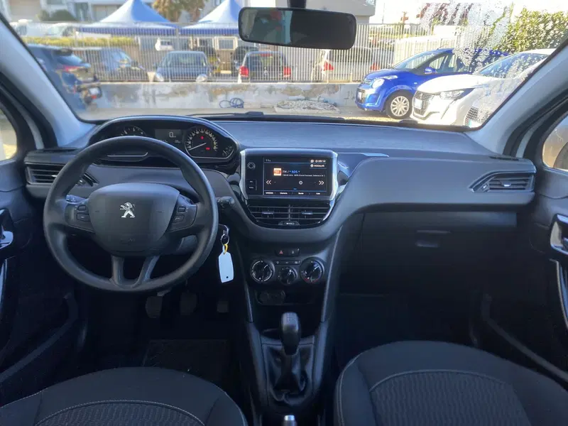 Peugeot 208 usata a Bari (18)
